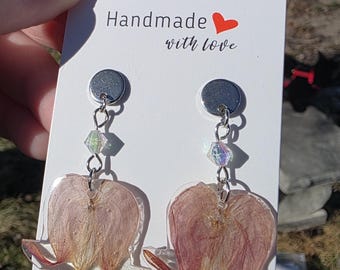 ブリーディングハート、ハンドプレス、シルバースタッドダングルイヤリング