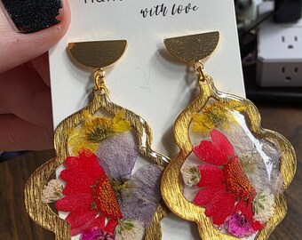 モロッコ風フレームの押し花イヤリング