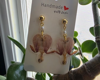 ブリーディングハートのハンドプレス樹脂イヤリング