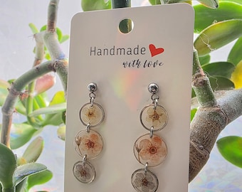 トリプルプレスフラワー樹脂ダングルイヤリング