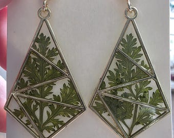 葉っぱ模様の菱形幾何学模様の樹脂製イヤリング