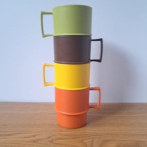 Vintage 1970s Tupperware 1312 Stackable Coffee Mugs Set of 4, Retro Harvest Colors Orange Brown Yellow Green, Camping Picnic Cups