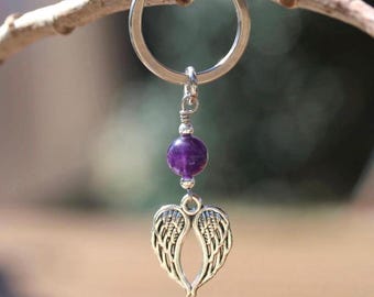 Llavero de amatista con forma de ala de ángel / Recuerdo conmemorativo de la piedra natal de febrero