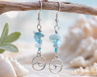 Pendientes colgantes con diseño de olas marinas / Joyería con piedra azul costera / Regalo inspirado en la fe para ella / Joyería artesanal con significado