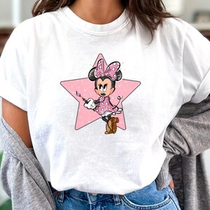 Camiseta de cumpleaños de Minnie, camiseta rosa brillante de Minnie Mouse con estrella, camiseta para viaje de chicas a Disney, camiseta de Magic Kingdom, camiseta de Disneyland, camiseta de Disney imagen 1