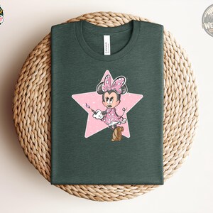 Camiseta de cumpleaños de Minnie, camiseta rosa brillante de Minnie Mouse con estrella, camiseta para viaje de chicas a Disney, camiseta de Magic Kingdom, camiseta de Disneyland, camiseta de Disney imagen 4