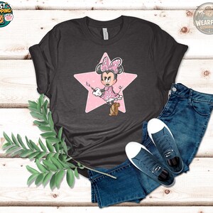 Camiseta de cumpleaños de Minnie, camiseta rosa brillante de Minnie Mouse con estrella, camiseta para viaje de chicas a Disney, camiseta de Magic Kingdom, camiseta de Disneyland, camiseta de Disney imagen 5