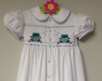 Pique  Fabric / White Pique / Dress Fabric / 100% Cotton / 60 Inches Wide / Pleats for Smocking / 60" wide / by Fabric Finders