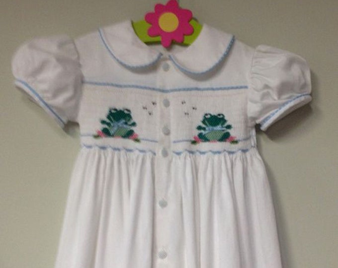 Pique  Fabric / White Pique / Dress Fabric / 100% Cotton / 60 Inches Wide / Pleats for Smocking / 60" wide / by Fabric Finders