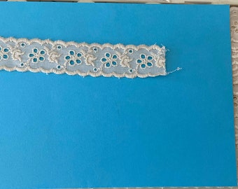 Cotton Eyelet Insertion / Vintage / 1" Embroidered Eyelet Double Edged Insertion / Cotton Eyelet / Sold by the yard /
