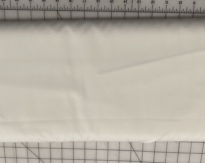 Natural Imperial Broadcloth / Poly-Cotton Fabric / Permanent Press / No-Iron Broadcloth / Spechler-Vogel / 45" wide /520