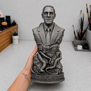 H.P. Lovecraft Bust STL | Cthulhu Mythos Statue | Cosmic Horror 3D Print Model | Premium Resin STL Download