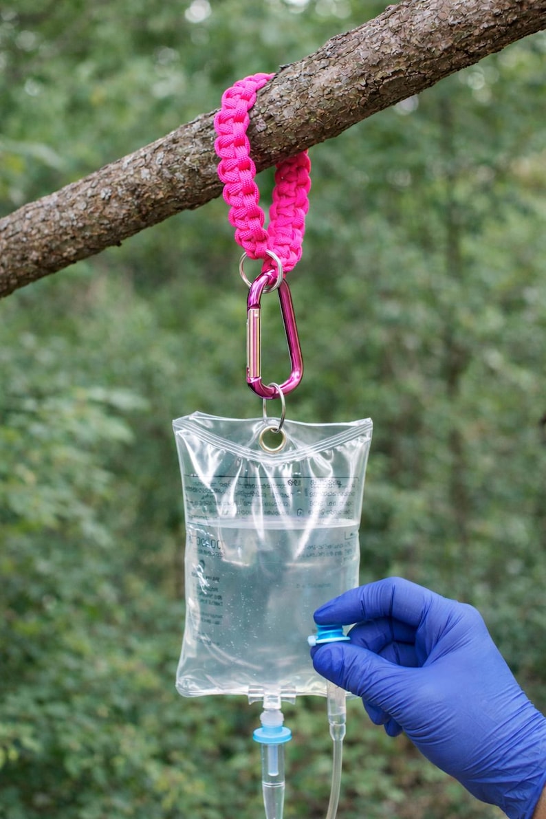Drip Clip EMS IV Holder – Tactical EMS Paracord Carabiner - Etsy