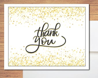 Puede incluir: Una tarjeta blanca con un fondo de purpurina dorada y el texto "thank you" escrito en cursiva negra.
