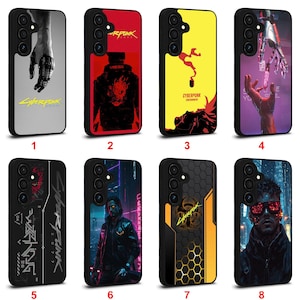 Peut inclure: Huit coques de téléphone avec des bordures noires, chacune présentant un design cyberpunk différent. Les coques présentent des images de bras robotiques, de personnages et le texte "Cyberpunk". Les couleurs varient, notamment le rouge, le jaune et le noir.