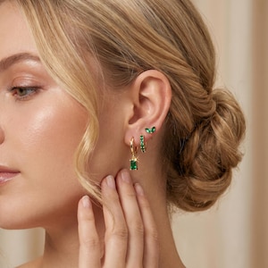 18K Gold Fill 3-teiliges Ohrring Set, Grüne Edelstein Creolen, Stapelbare Gold Creolen, Eleganter Schmuck für jeden Tag