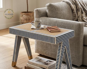 Mesita auxiliar con incrustaciones de hueso y caña de origen ético / Mesa auxiliar a rayas hecha a mano / Muebles de estilo bohemio moderno