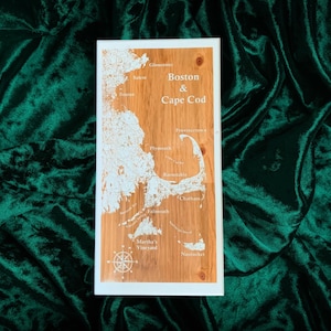 Karte graviert - Boston & Cape Cod, Individuelle Gravur, Holz Wandkunst, Laser graviert, Topographisch, Individuelle Karte, Individuelles Geschenk, 23,5 x 11 Zoll