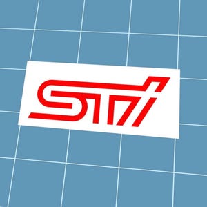 Puede incluir: Un juego de tres tazas de cerámica con un acabado mate moteado. Las tazas son en tonos crema, gris claro y gris oscuro. Cada taza tiene un diseño simple y minimalista, ideal para café o té.