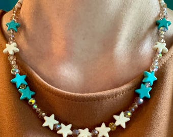 Collar de turquesa azul y blanco con efecto estrellado, cuentas de cristal AB color champán, collar de cuentas hecho a mano.