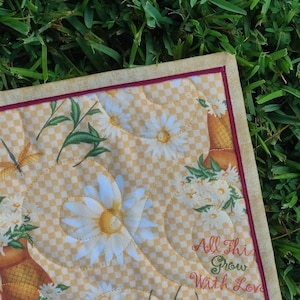 40&quot;x51&quot; Daisy Quilt