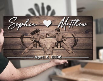 Letrero de madera 3D personalizado para pareja de karateca con apellido familiar. Regalo personalizado para bodas, compromisos, aniversarios y artes marciales. Decoración para el hogar.