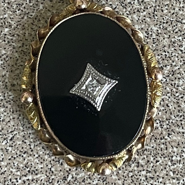 Vintage Oval 10k Gold Diamond and Black Onyx Pendant On 1/20 14k Gold Filled Chain Necklace