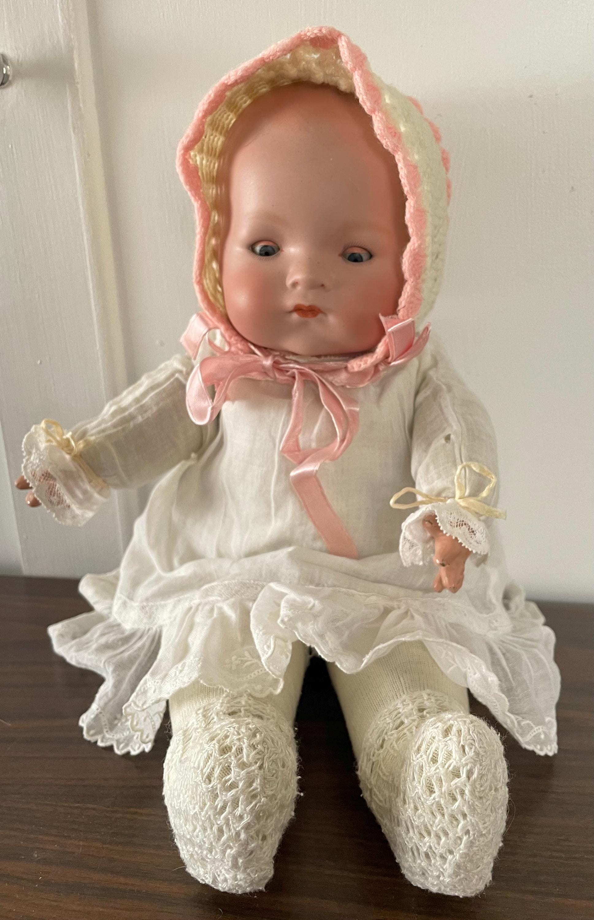 antique baby doll ୨୧ * 小さな陶器製 ベイビー