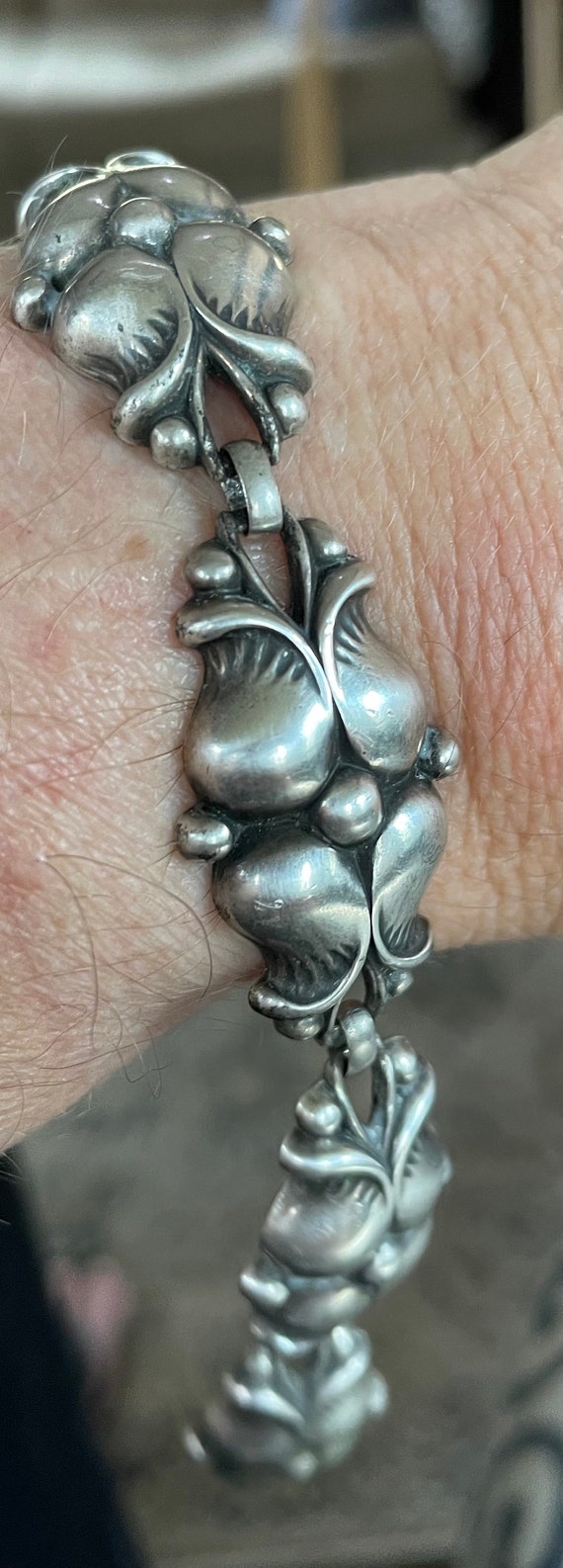 Large Beautiful Antique Art Nouveau Sterling Silver Molded Panel Bracelet