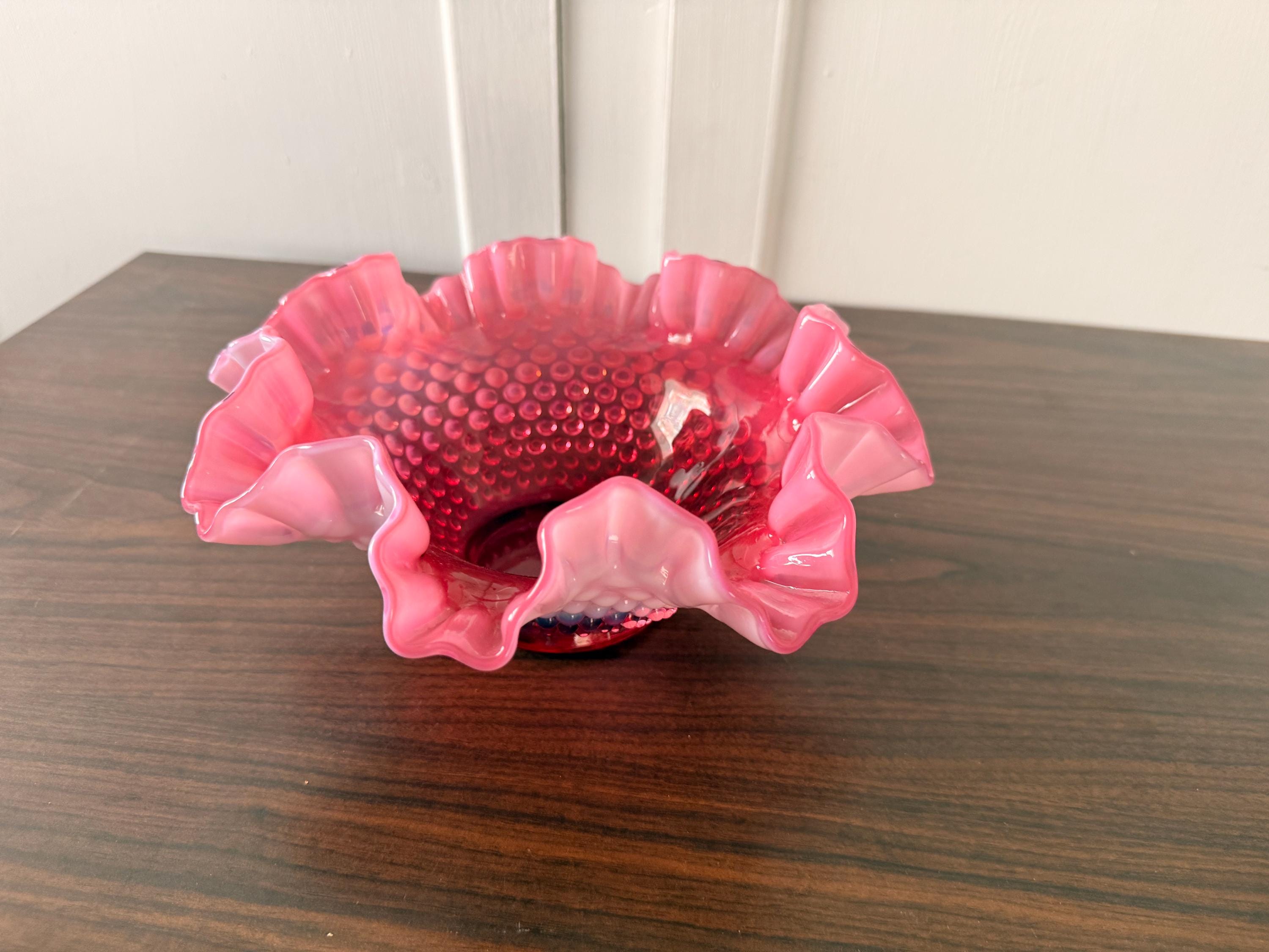 フェントン クランベリー　オパールセント　ドット　ラッフルボウル Fenton Coin Dot Dish - Etsy