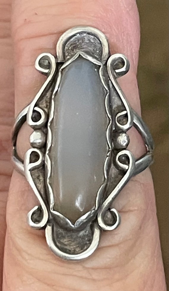 Vintage Antique Moonstone and  Sterling Silver Rin