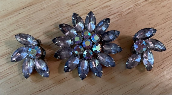 Stunning Unsigned Lavender Rhinestone Brooch Pin … - image 1