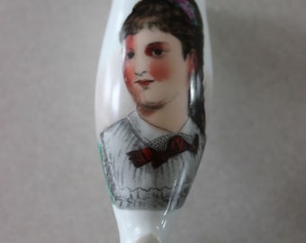 Antigua pipa de porcelana alemana con retrato pintado Girl Lady