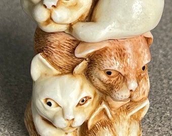 Vintage Japanese Hand Carved Resin Kitty Cat Tower Netsuke Snuff Bottle Artist Signed