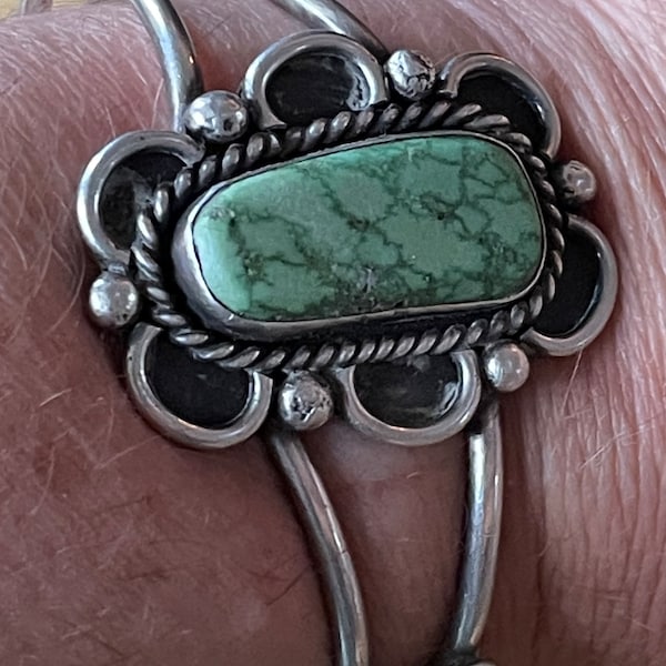 Impresionante pulsera vintage de plata esterlina y puño turquesa verde