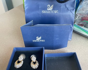 MIB Beautiful Genuine Swarovski Crystal Post Earrings with Swan Mark