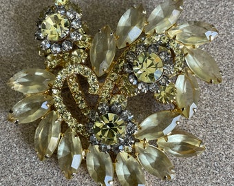 Stunning Large D & E Juliana Vintage Yellow Spray Rhinestone Brooch Pin with Brilliant Clear Stones