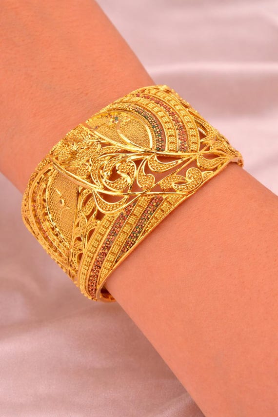 22K Gold Filigree Kada Screw Bangle, Traditional Indian Bridal Statement Bracelet
