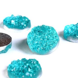 12mm Cabochons ronds de couleur sarcelle vert en résine (1657)