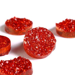 12mm Cabochons ronds de couleur rouge en résine (1650)