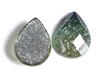 Green yellow teardrop cabochon - gradient sparkly cabochon - Galaxy glitter cabochon - Kawaii cabochon - 14mm x 10mm (1713)