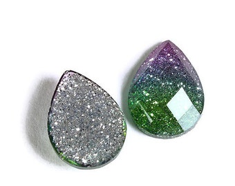 Green blue pink teardrop cabochon - Gradient sparkly cabochon - Galaxy glitter cabochon - Kawaii cabochon - 14mm x 10mm (1712)