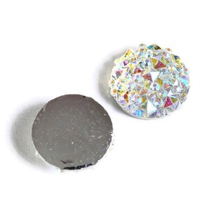 12mm Cabochons ronds de couleur argent AB en résine (1675)