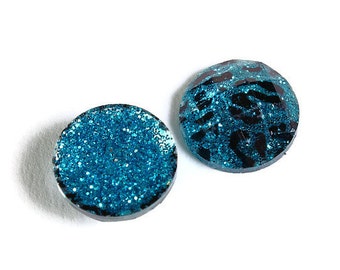 12mm Blue Leopard cabochon - Animal print cabochon - Cheetah cabochon - 12mm faceted cameo - Glitter cabochon (1791)