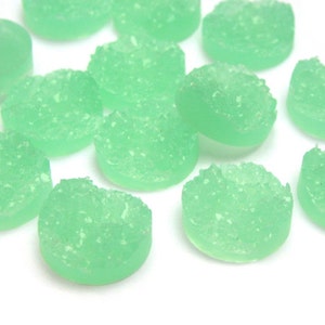 12mm Cabochons ronds de couleur rose en résine (1511)