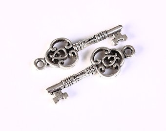 Filigree key charm pendant antique silver - 29mm x 10mm - nickel free - lead free (1339)