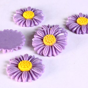 Marguerite violet cabochons en résine en forme de fleur 27mm (627)