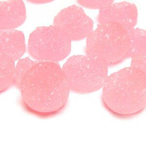 12mm Cabochons ronds de couleur rose en résine (1510)