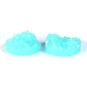 12mm Cabochons ronds de couleur bleu en résine (1324)
