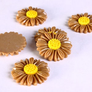 27mm Marguerite brun cabochons en résine en forme de fleur (640)